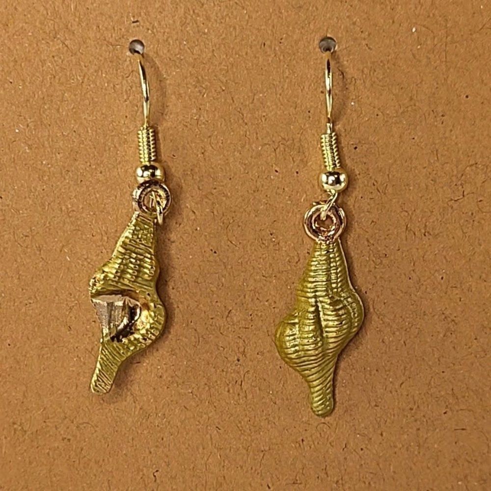 New Hand Crafted Pretty Seashell Hook Earrings 14K Gold Plated